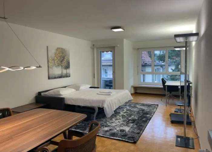 Cozy, Sunny, Center 1 Bedroom Flat Appartamento