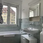 Cozy, Sunny, Center 1 Bedroom Flat * チューリッヒ