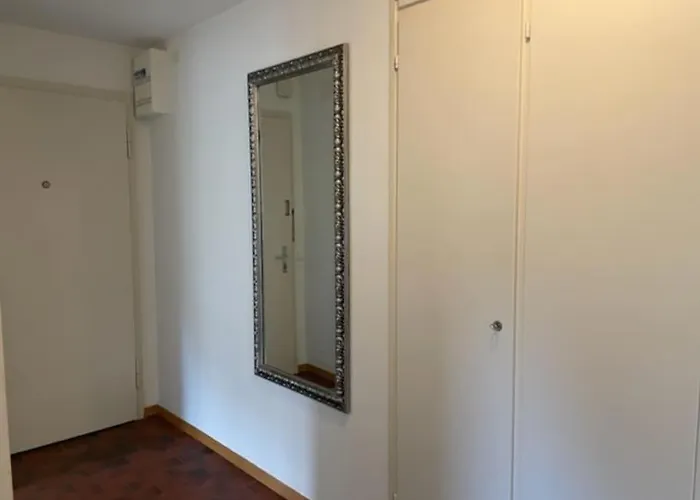 Cozy, Sunny, Center 1 Bedroom Flat 아파트 *